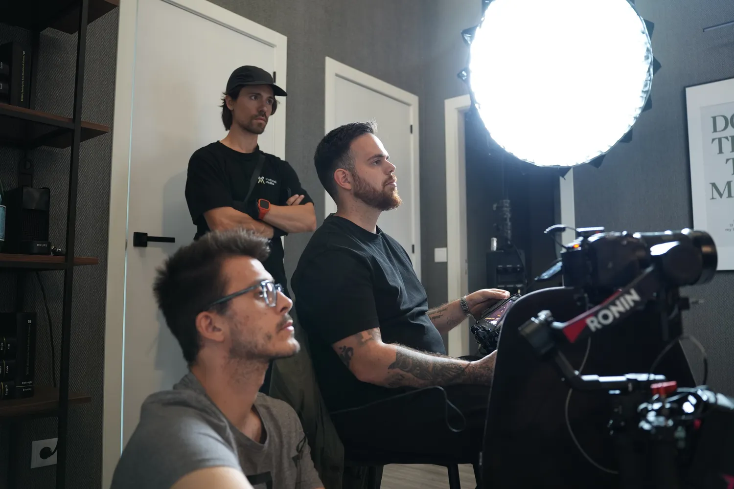 SIGNA, bastidores